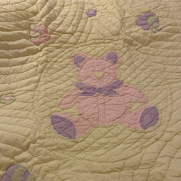 NWT Sweet Bear Bee Butterfly Toddler quilt (notX part of bundle sale) - Picture 3 of 15